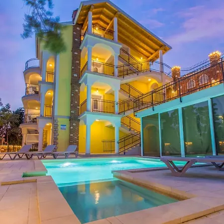 Palace Paulina Luxury Apartment *