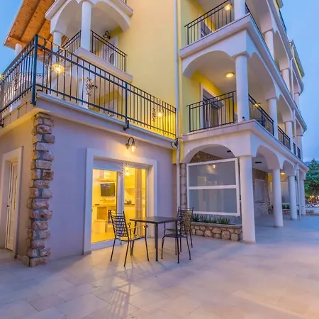 Palace Paulina Luxury Apartment *